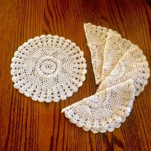 Vintage HANDMADE  Crochet Round Cotton Lace Table  Doilies Beige SET OF 5